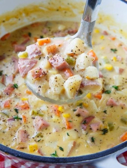 SMOKED HAM, POTATO AND CORN CHOWDER - Favorite Skinny Recipe